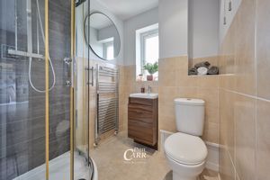 Master En-Suite- click for photo gallery